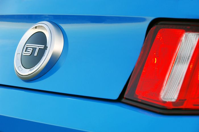 2010mustangfd_30.jpg