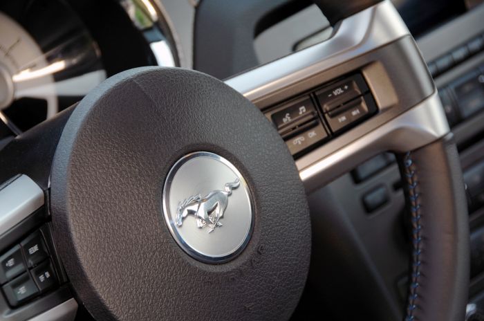 2010mustangfd_46.jpg