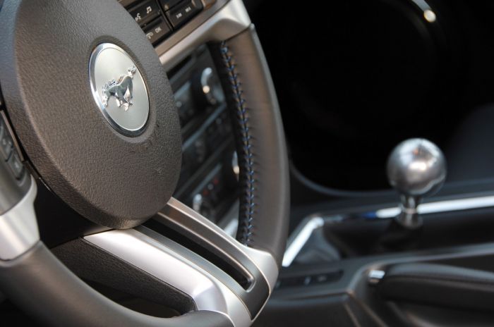 2010mustangfd_48.jpg
