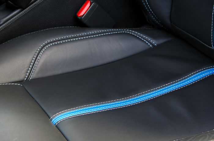 2010mustangfd_50.jpg