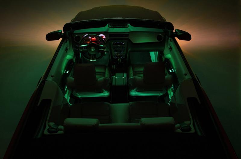 2010_ford_mustang_convertible_licht02.jpg