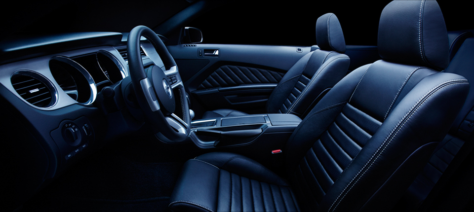 2010_ford_mustang_interior_sitze11.jpg