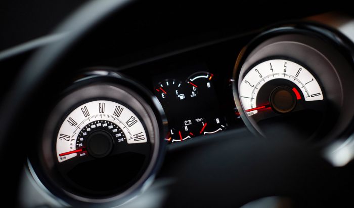 2010_ford_mustang_interior_anzeigen01.jpg
