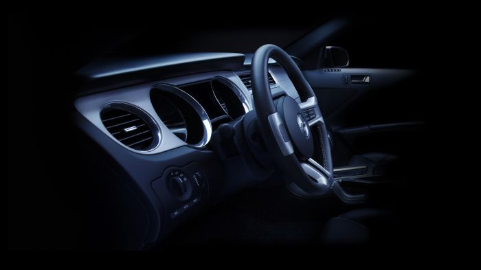 2010_ford_mustang_interior_lenkrad07.jpg