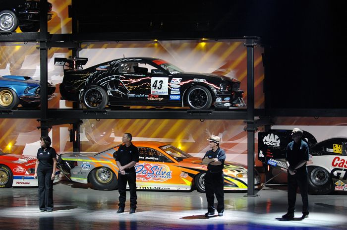 001_2010_ford_mustang_reveal16.jpg