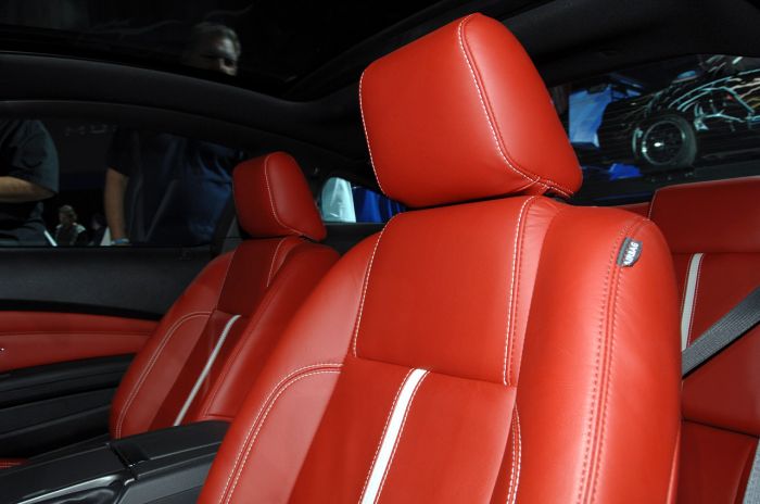 001_2010_ford_mustang_reveal37.jpg