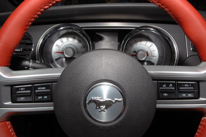 001_2010_ford_mustang_reveal40.jpg