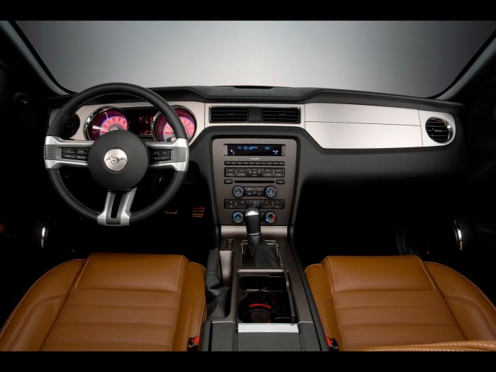 2010_ford_mustang_interior_sitze06.jpg