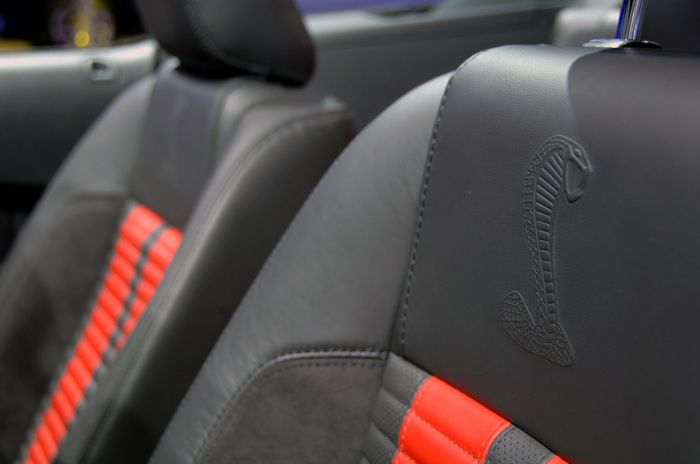 2010-shelby-gt500-convertible-interior3.jpg
