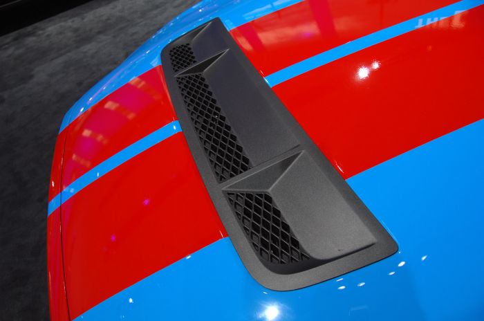 2010-shelby-gt500-convertible-lufthutze1.jpg