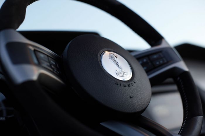 2010_shelby-gt500_convertible_interieur02.jpg