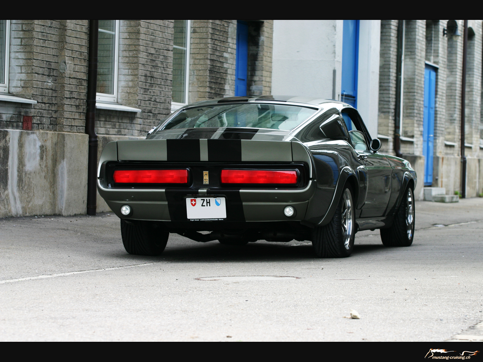 http://www.mustang-cruising.ch/cmine/albums/wallpapers/1964-1973/mustang-1967eleanor5.jpg