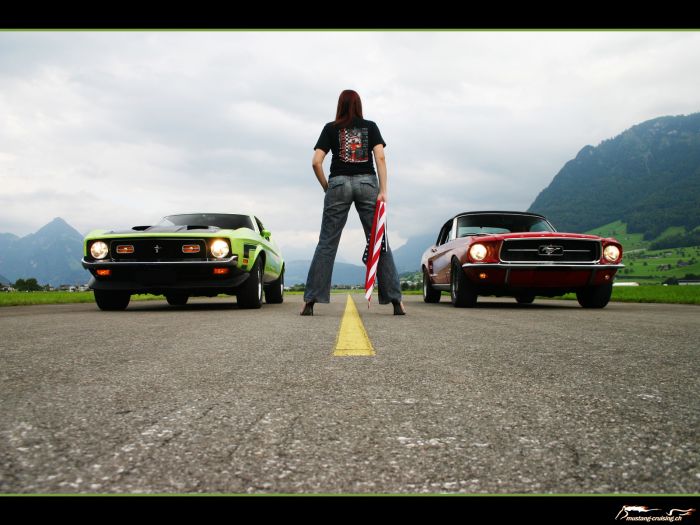 1971 Boss 351 vs 1967 Ford Mustang Convertible
Klicke auf das Bild, um es in Wallpapergrösse runterzuladen.

Foto: Jen
